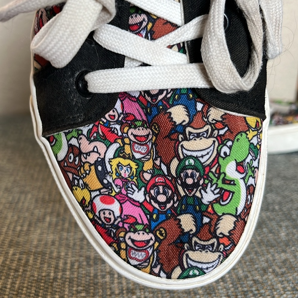 Super Mario Nintendo Sneakers Size 6 - Picture 2 of 6